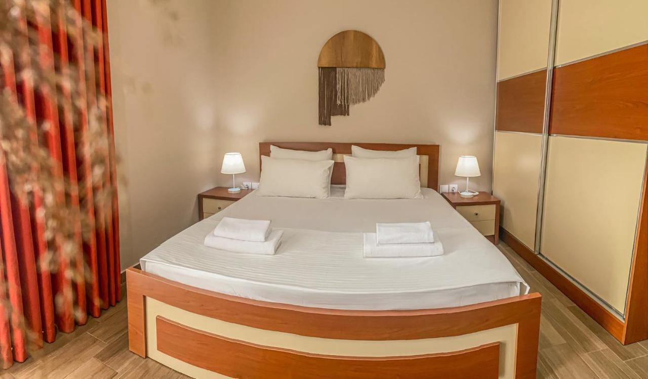 Aljur Hotel Himarë Extérieur photo