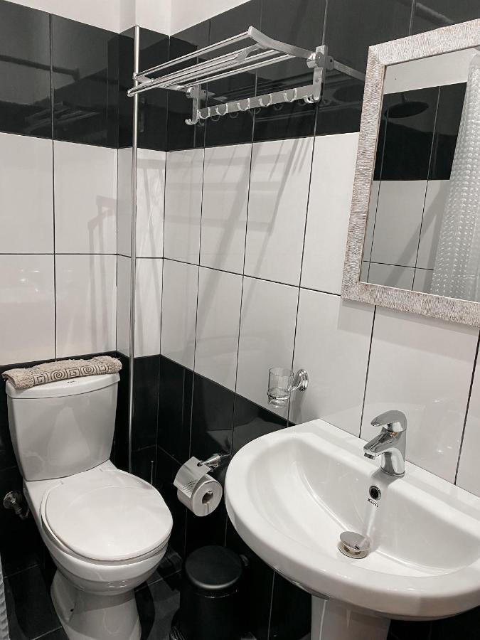 Aljur Hotel Himarë Extérieur photo