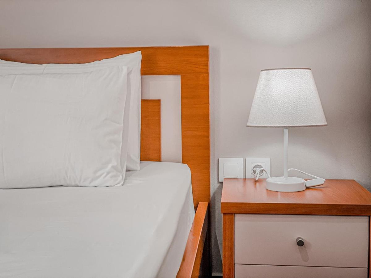 Aljur Hotel Himarë Extérieur photo