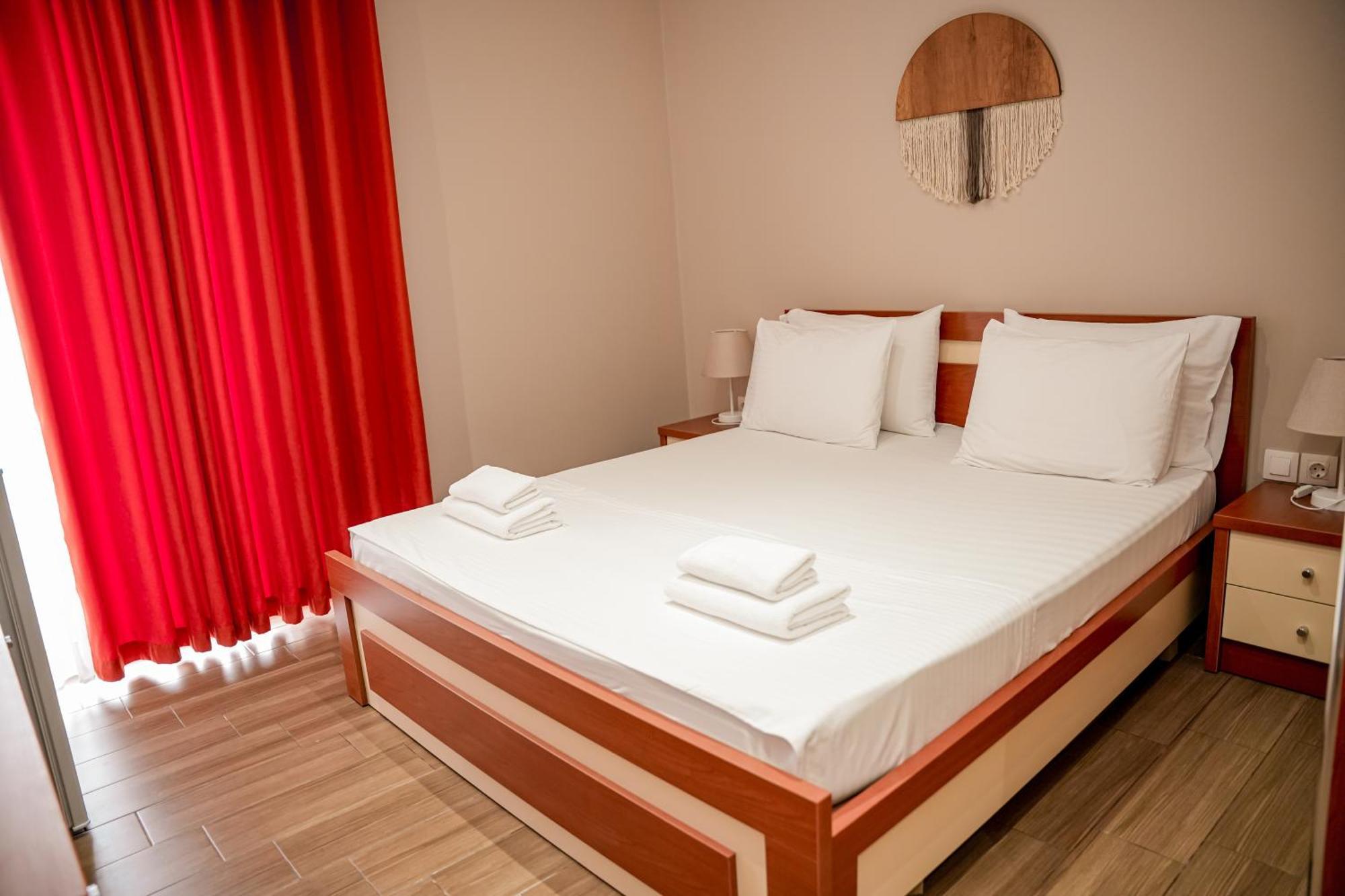 Aljur Hotel Himarë Extérieur photo