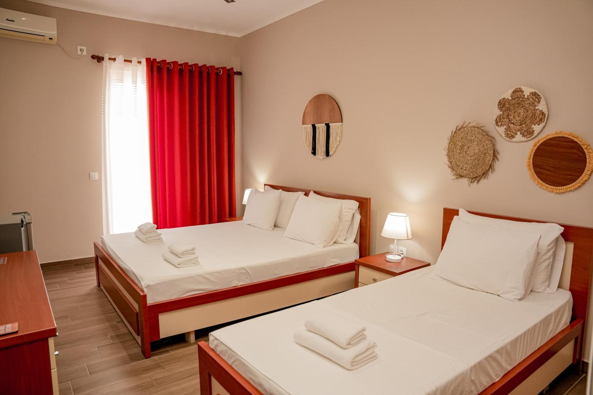 Aljur Hotel Himarë Extérieur photo
